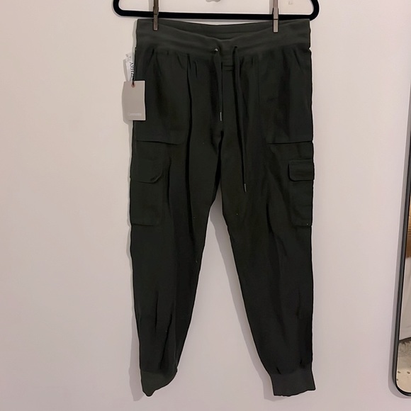 Aritzia NWT Community Cebu Pant Lightweight Olive Cargo Joggers - Picture 4 of 5